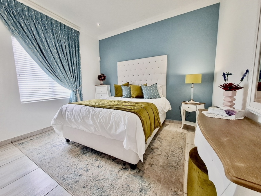 3 Bedroom Property for Sale in Yzerfontein Western Cape